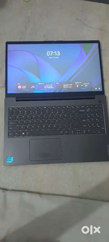 Lenovo v15
