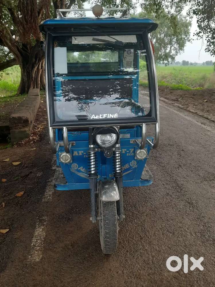 All fine e rickshaws