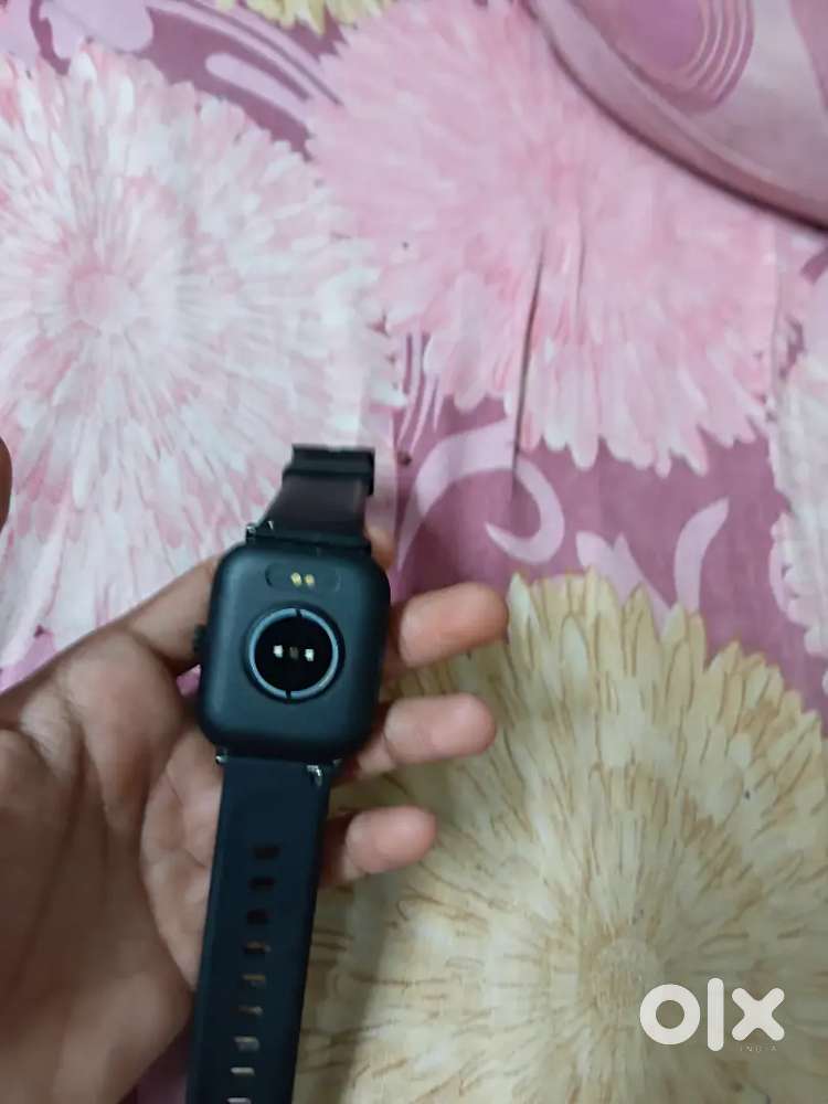 Iam selling my smart watch free charger
