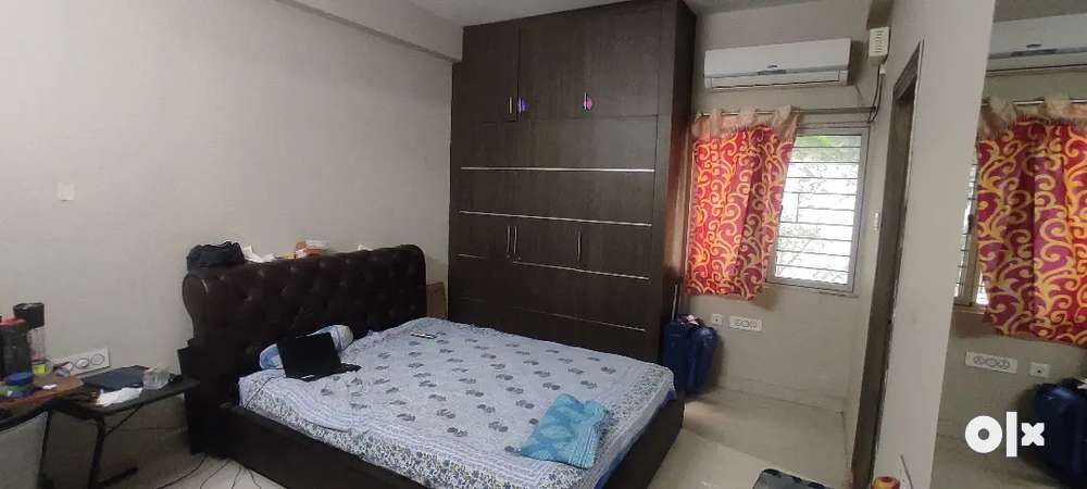 Replacement in 4bhk fully furnished flat