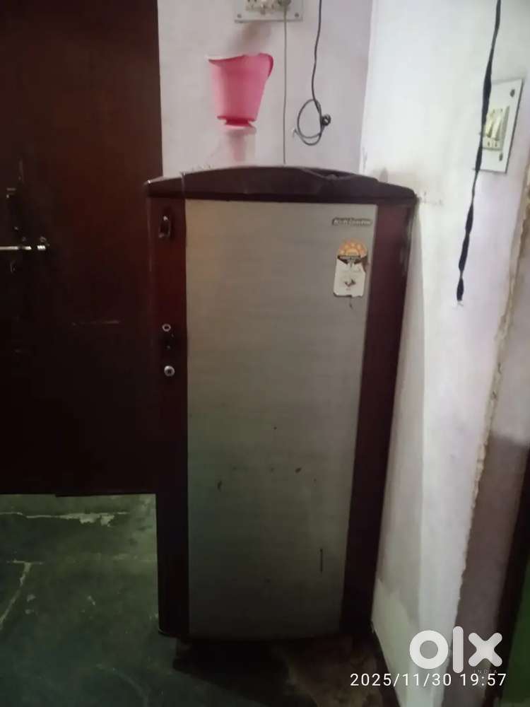 The old and right conditions fridge