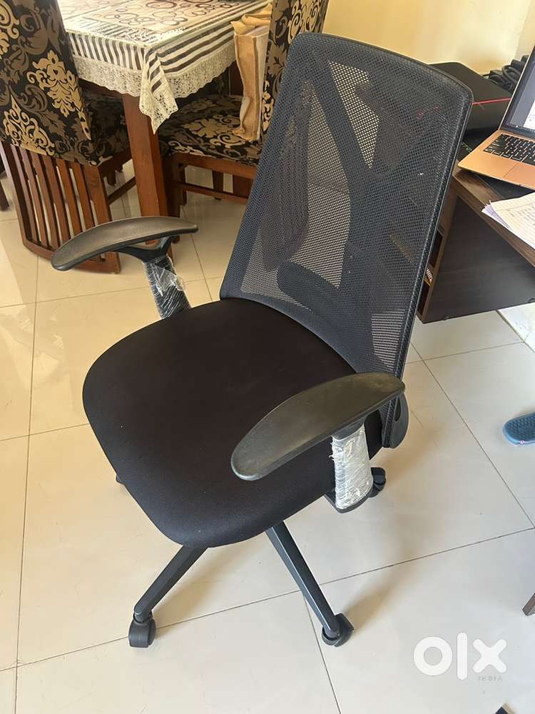 Ergonomic office chair
