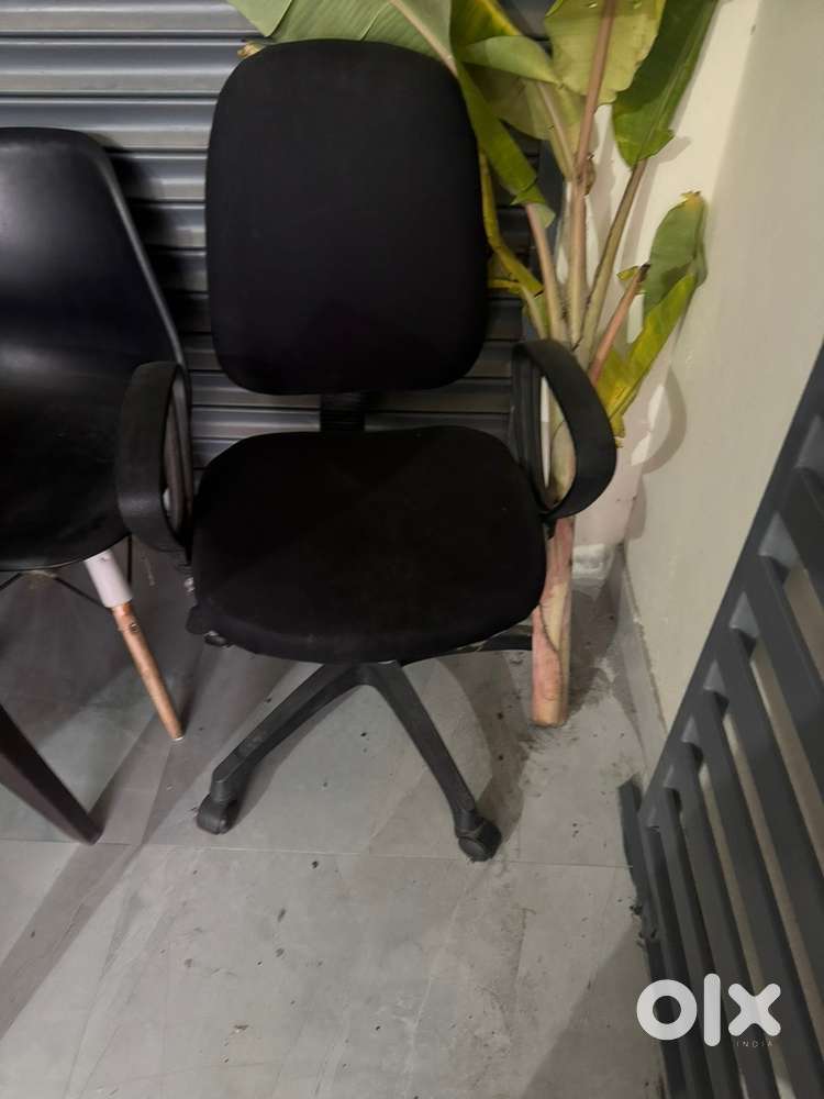 Hydraulic chair