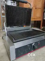 Commercial jumbo sandwich maker