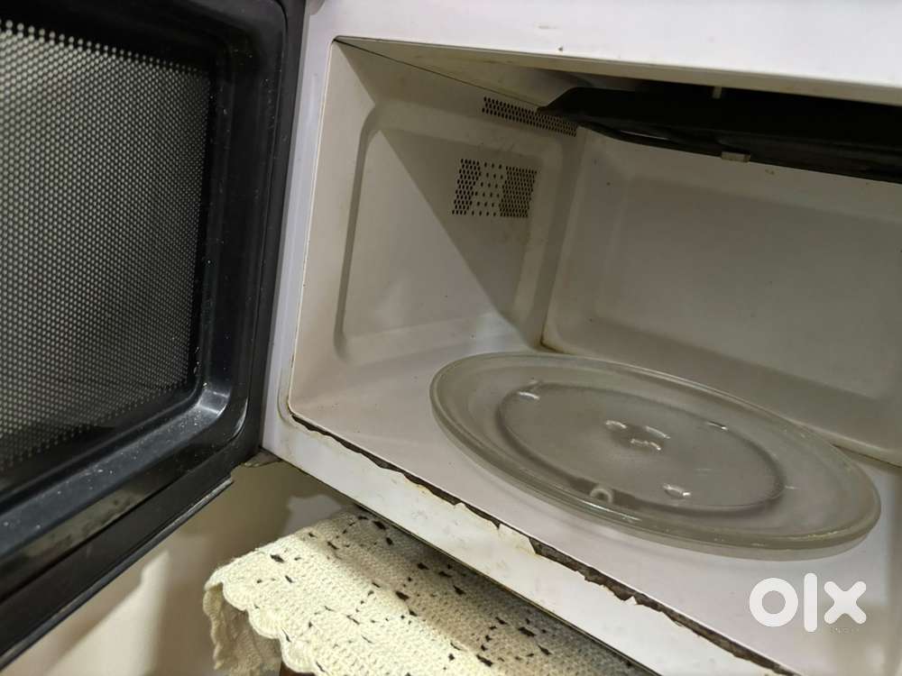 Whirlpool Microwave oven MW 25BG in a good working condition