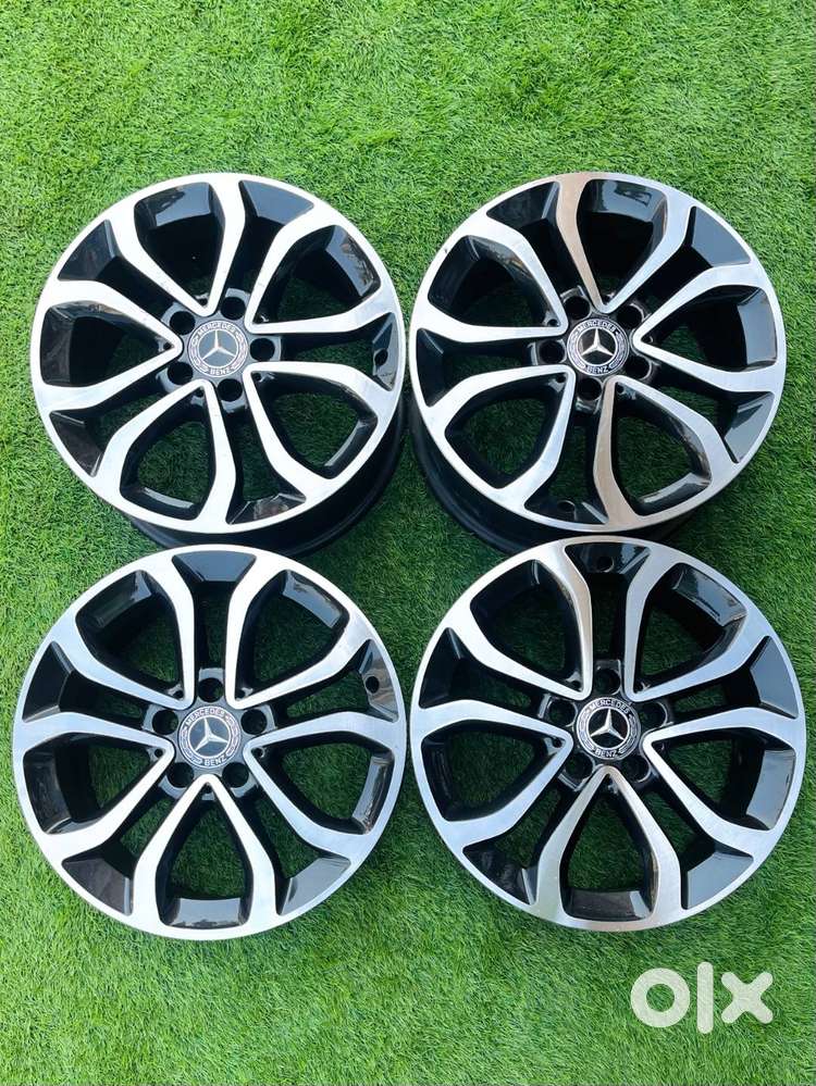MERCEDES ALLOY WHEELS 112 PCD 17 INCHES (VERY GOOD CONDITION)