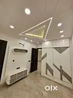 4 bhk floor for sale in sector 7 rohini.