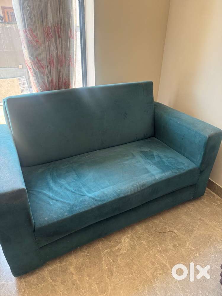 Single sofa