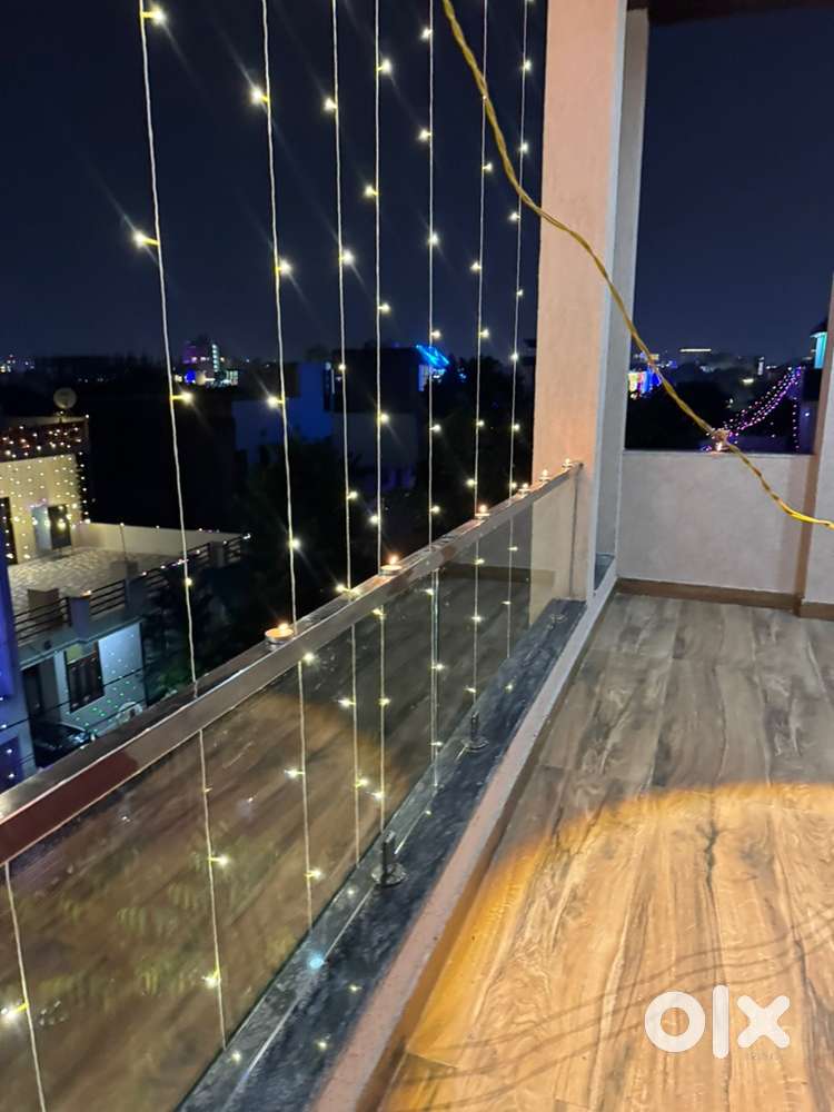 Room For Rent - Top Floor seperate kitchen and bathroom Near (jnu )