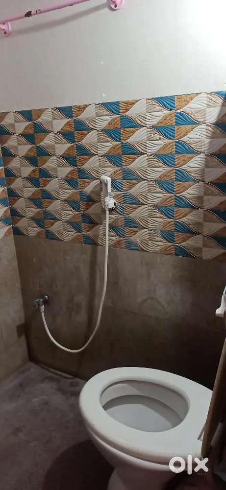 HOUSE RENT ADYAR bachelor only 3nos