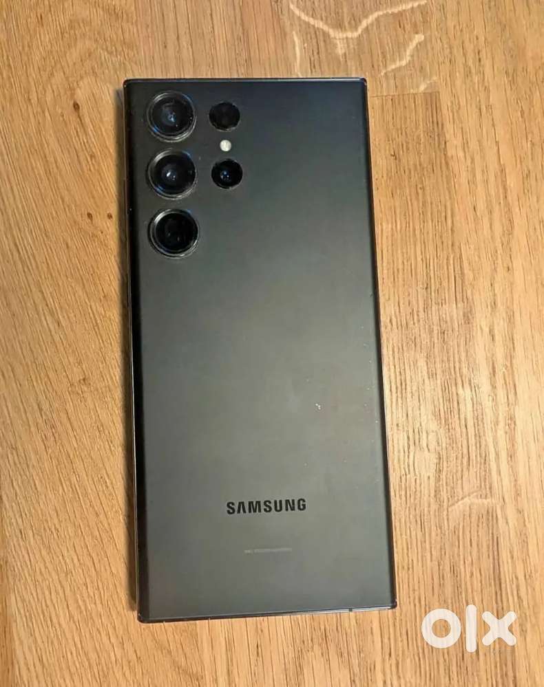 Selling my 6 month old Samsung s23ultra black colour need urgent money