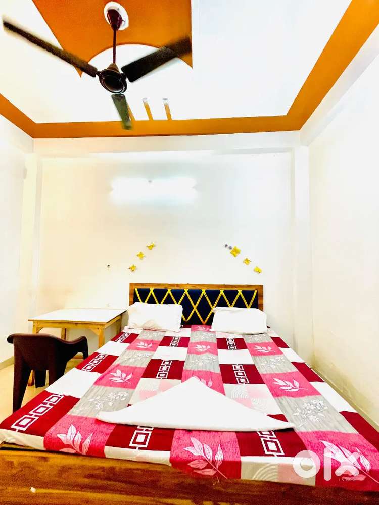 Radhey radhey hostel no baundation