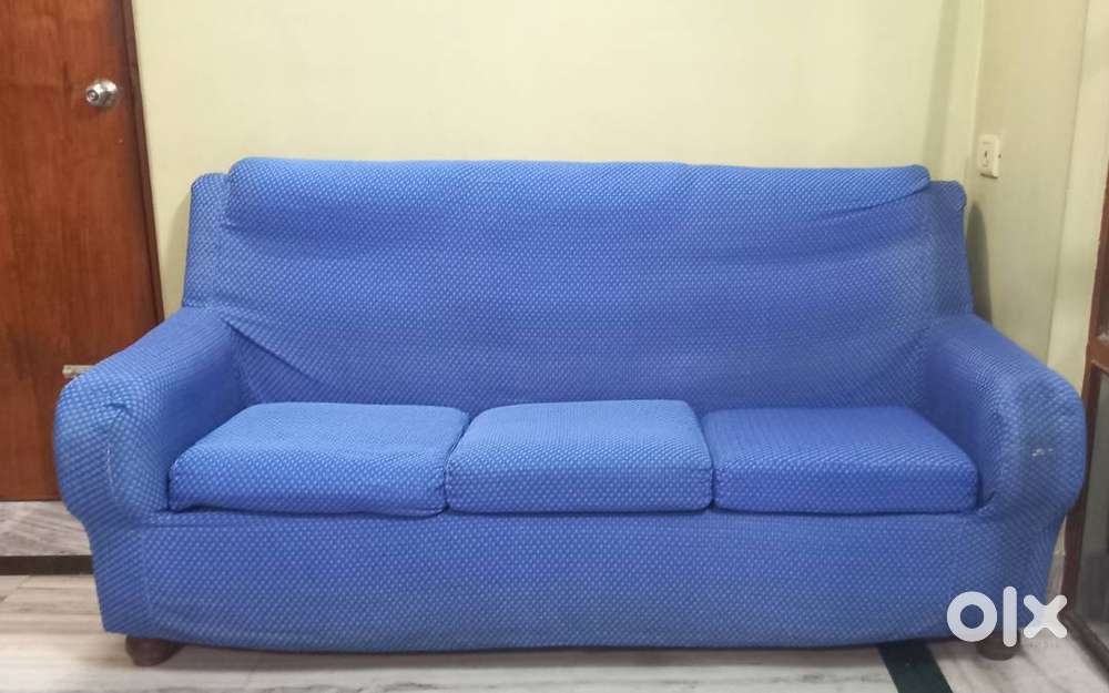 Well-Maintained 3+1+1 Sofa Set for Sale