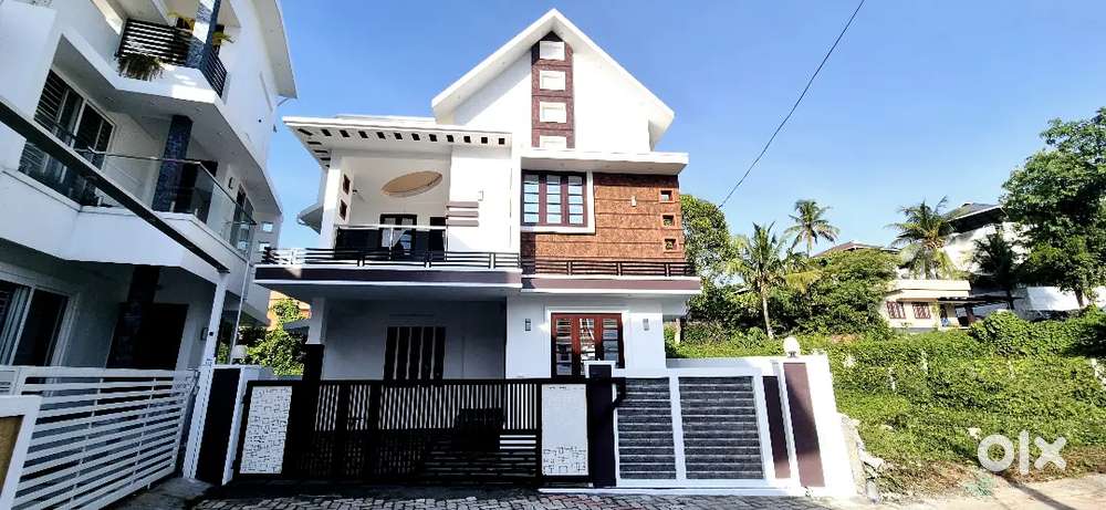 KAKKANAD/ KANGARAPADY/ KALAMASSERY 3BHK NEW HOUSE