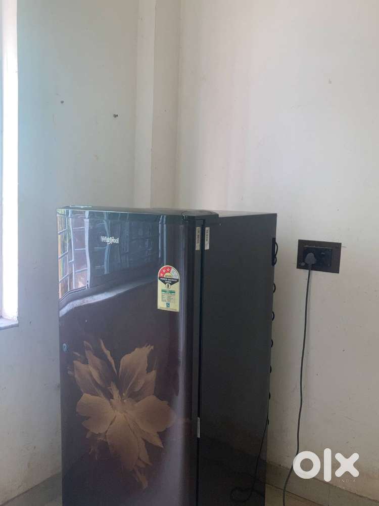 AFFORDABLE 2BHK SEMI-FURNISHED FLAT.