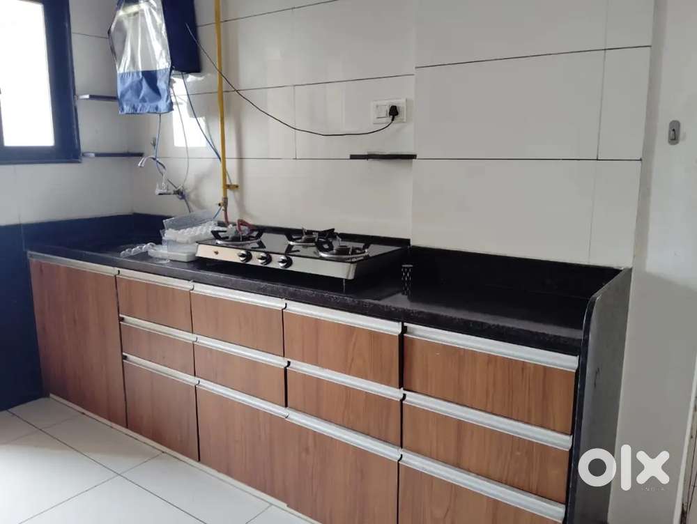 Beautiful 3 bhk semi furnished flat near Atmiya College, Kalawad Road