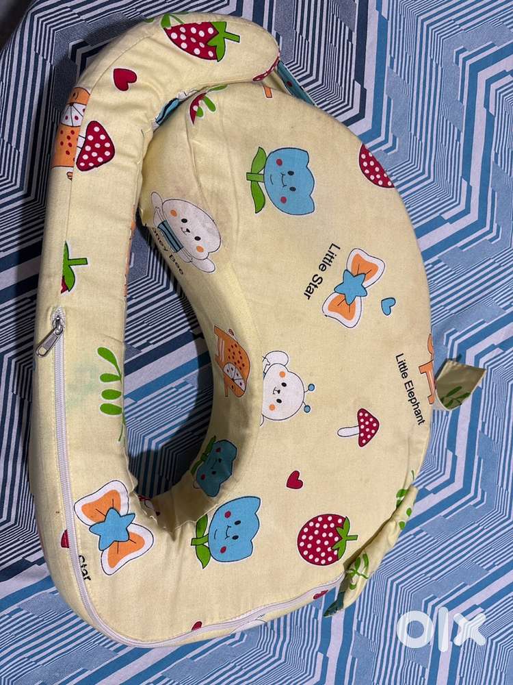 Baby feeding pillow