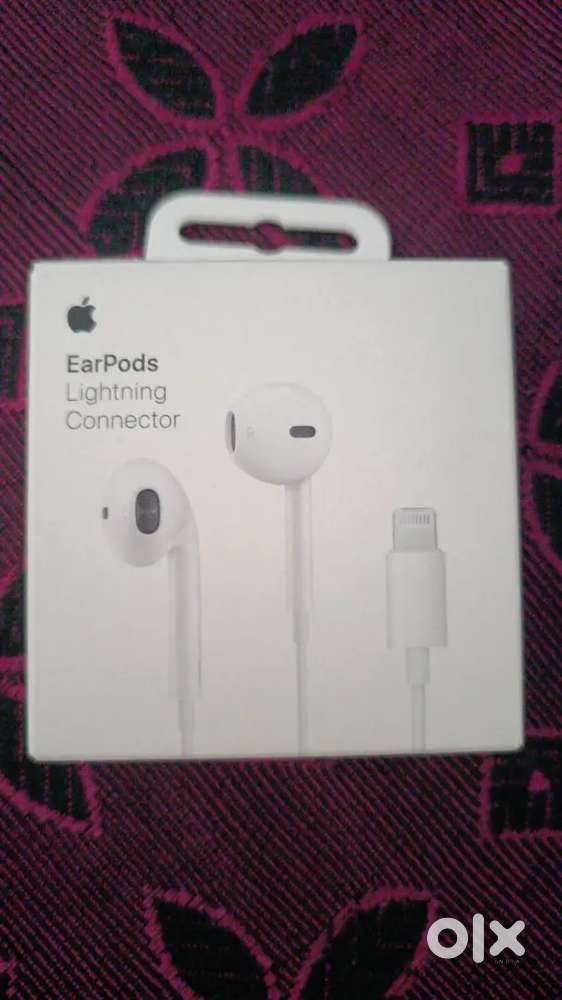 Apple EarPods with Lightning Connector