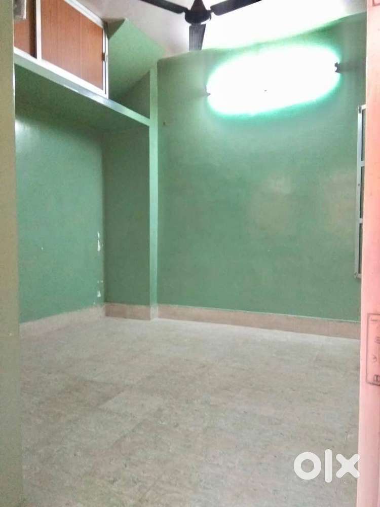 Single room for gents/working men only