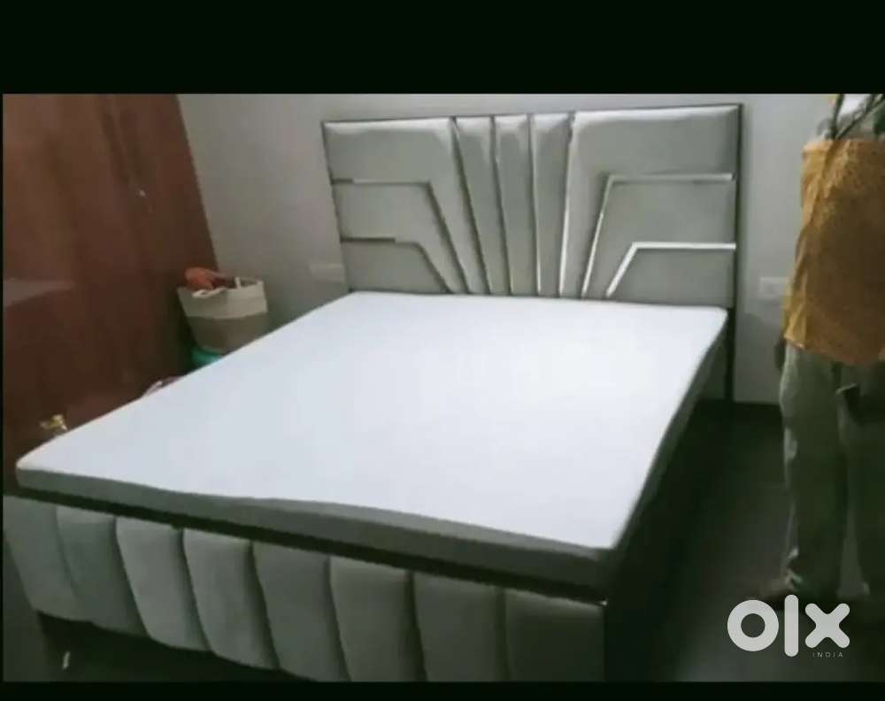 Fancy bed king size 6/6 with storage home' delivery available.