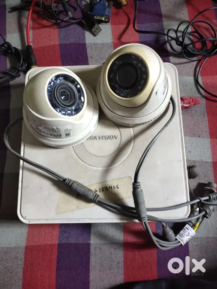 Cctv 4ch dvr with dome camera 2 pic