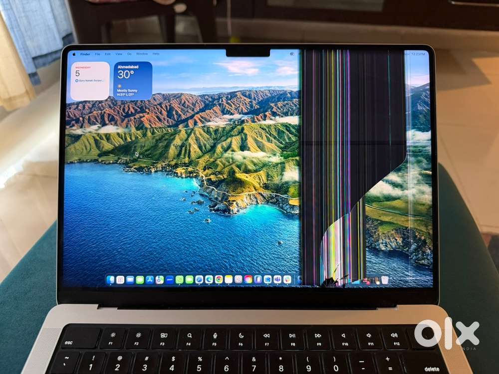 Macbook Pro M3, 2024 Model - Screen Damaged, Everything else perfect