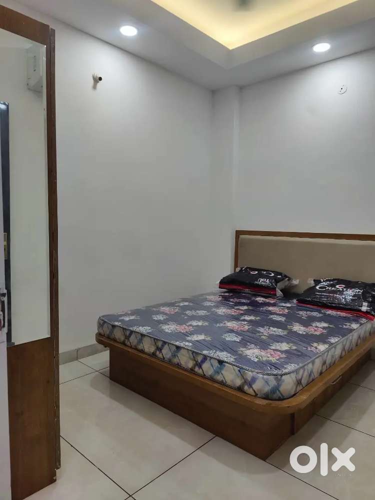 Fully Furnished 1Bhk Zero Brokrege!! Near Mahindra Swhroom
