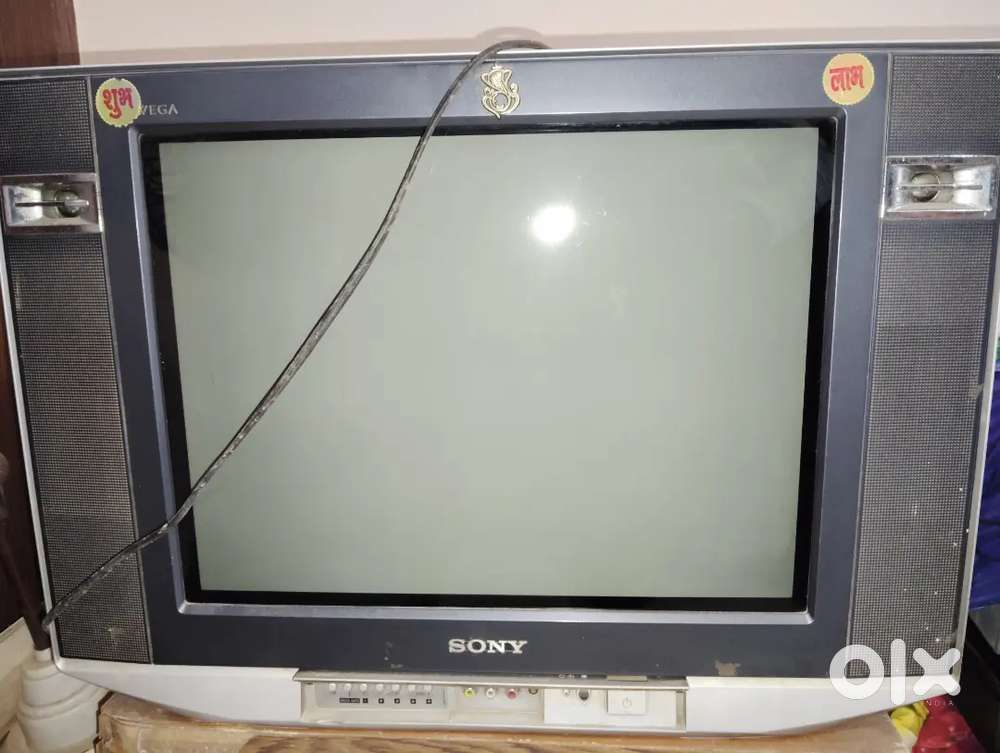 Old tv - Sony Bravia 2011 model with dth set top box