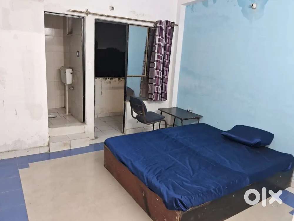 Rooms for rent near Aishbagh railway station