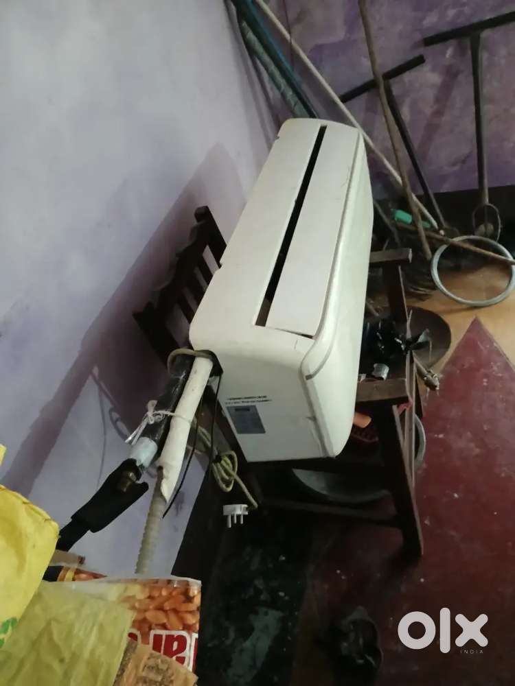 Good condition AC 2 TON