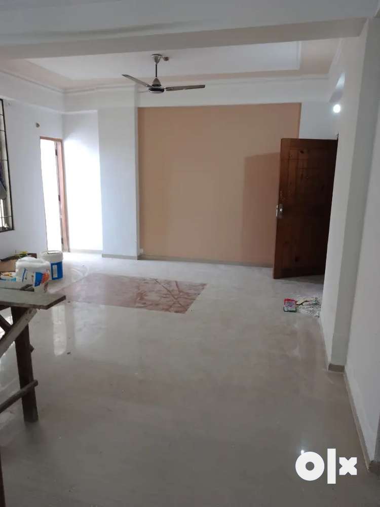 At wireless on road side 2 Bhk flat urgent sale