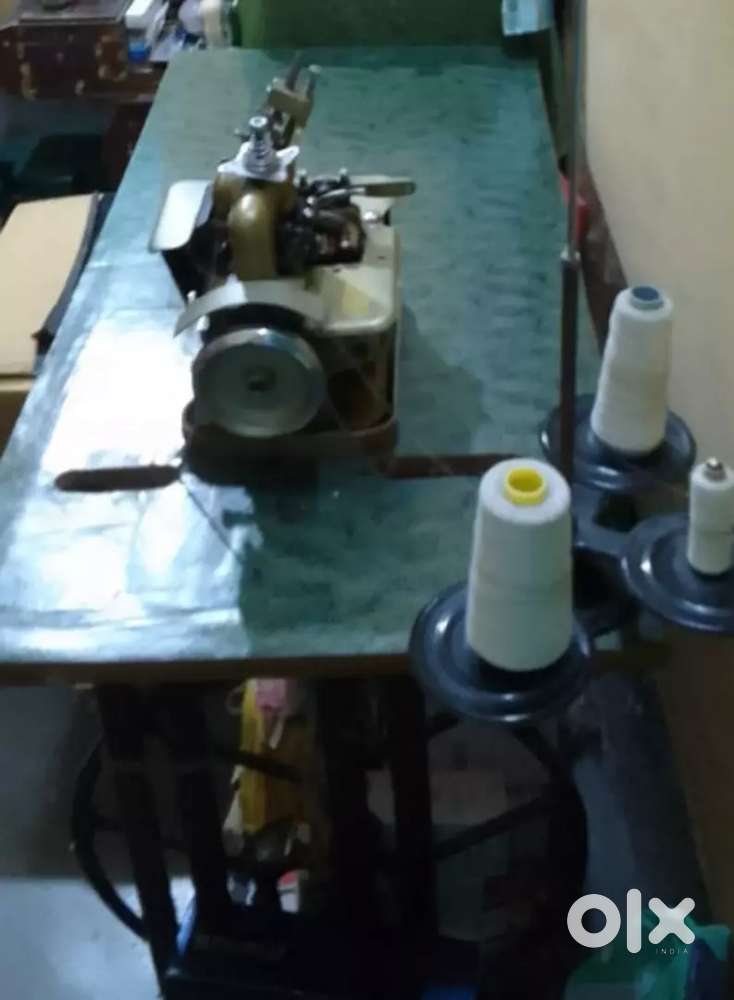 Almost new interlock machines with stand