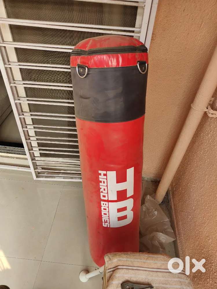Hard bodies 4 feet brand new boxing bag