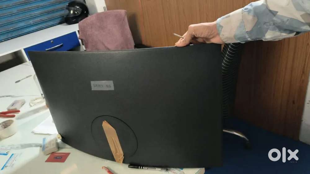 Samsung LED Monitor
Curved