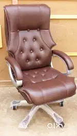 Brand new office chairs & boss chairs available in low price
