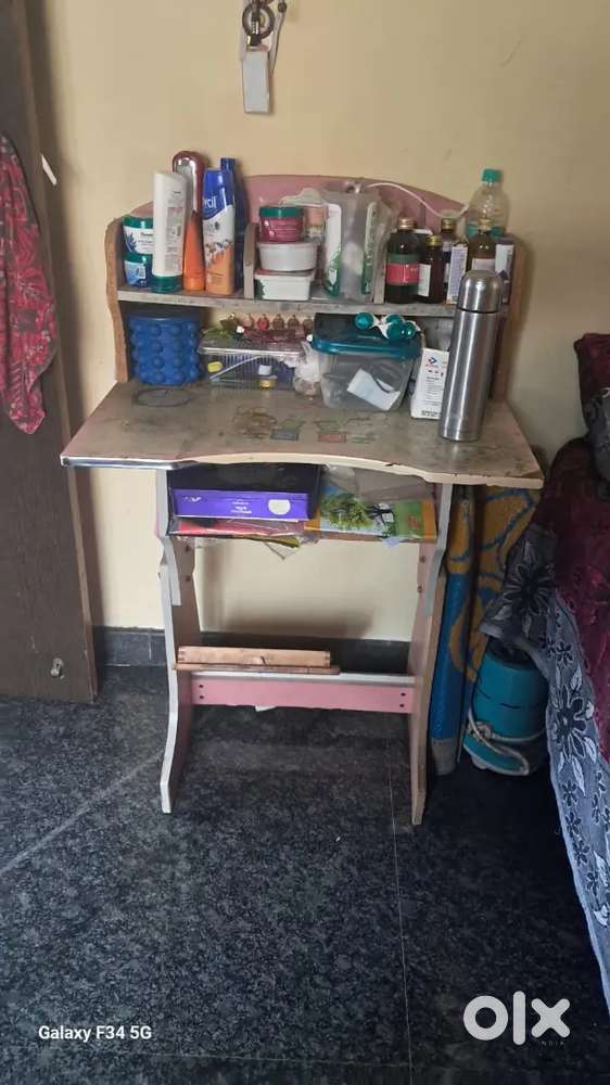 Kids study table