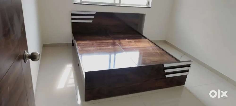 BRAND NEW non storage bed..