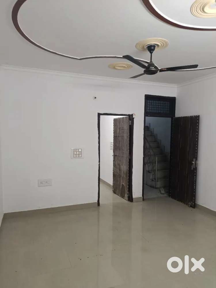 70 gaj 2 bhk apartment seprate flat for rent in mitraon,