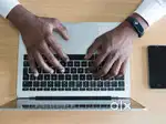 DO JOB AT HOME JUST IN YOUR MOBILE PHONE BY TYPING WORK