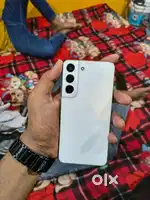 Sab thik hai phone Mai display mai lining hai