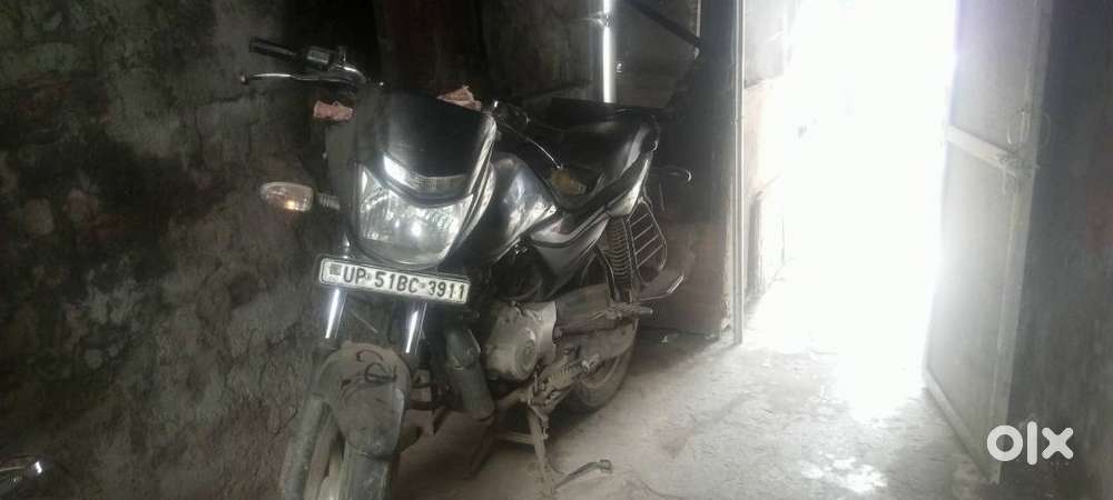 100 cc platina in good condition