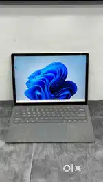 Microsoft Surface 5 12th Gen I5  8GB / 256GB Touchscreen