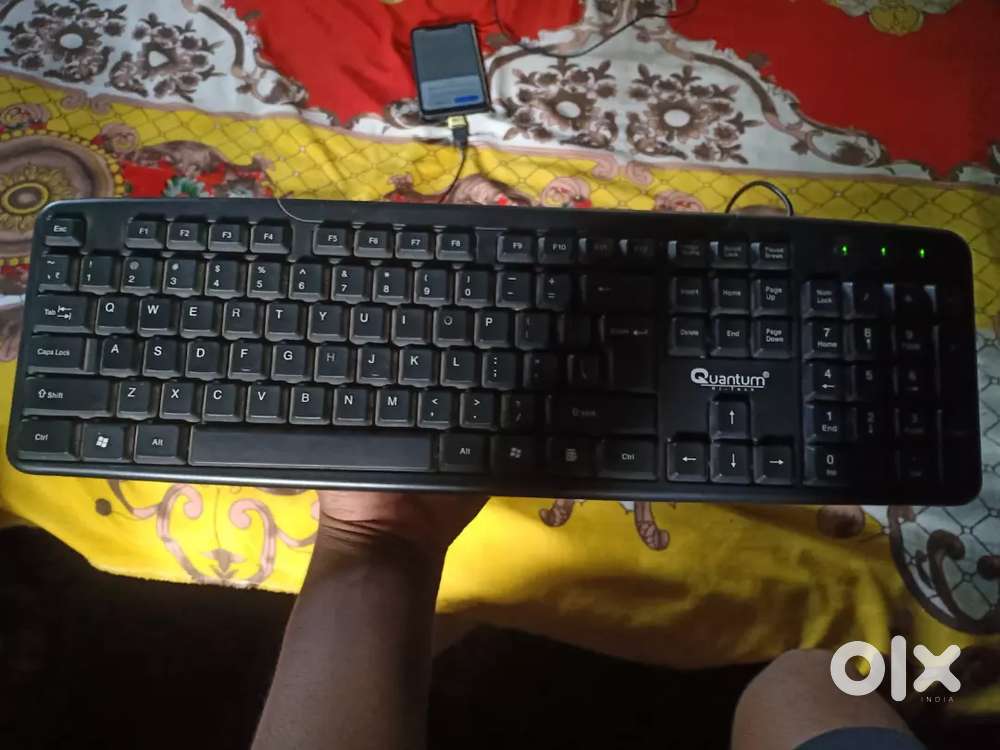 Wired Keyboard and Mouse+Free USB Hub(Good Condition)3 months old