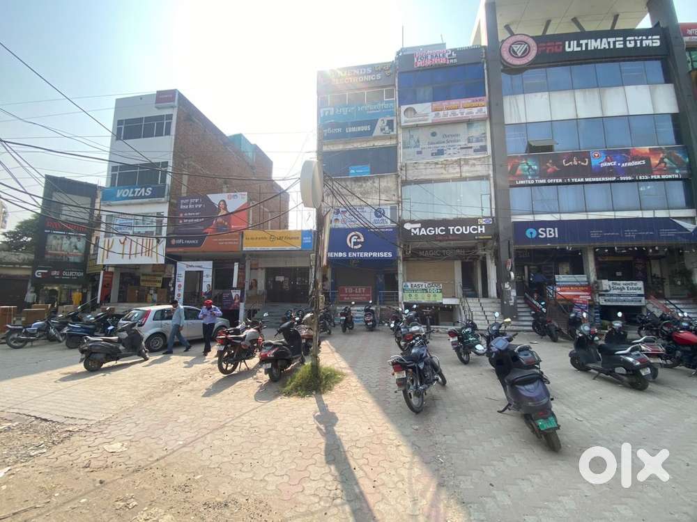 Showroom for sale  at prime location   At chandigarh kharar road