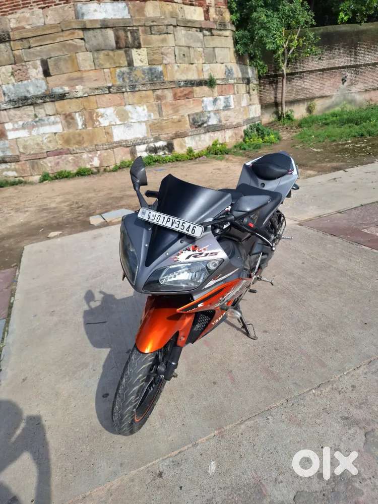 Yamaha r15 v2