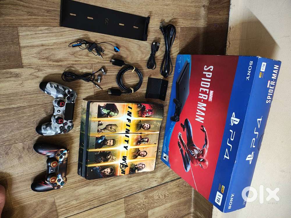 PS4 Slim playstation