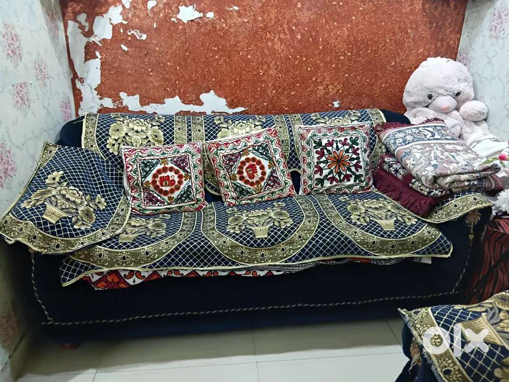 3+2  seater sofa, Beautiful sofa with good condition