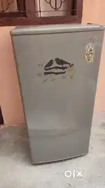LG fridge Very Good Condition 3 saal purani hain