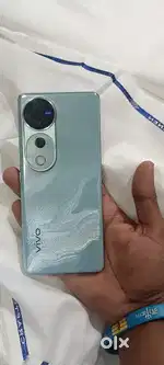 Vivo v40 pro 3 month chali hui
