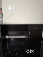 Computer table